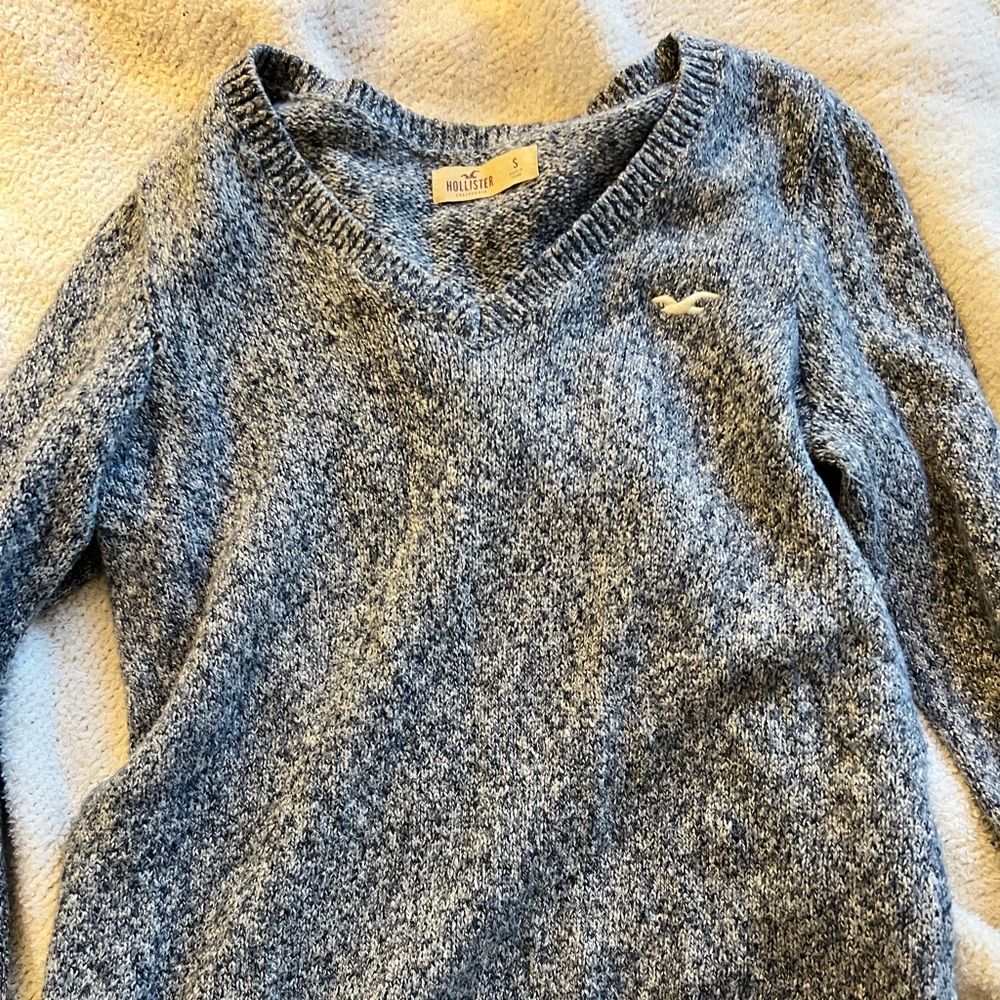 Hollister womens small size sweater blue speckle in great condition